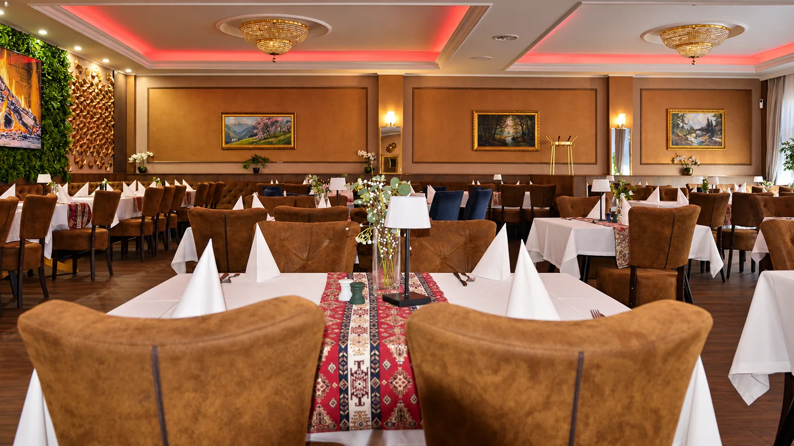 yerevan-restaurant-berlin-innenraum-feiern